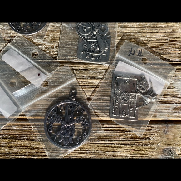 Clocks Charms Findings - Picture 5 of 8